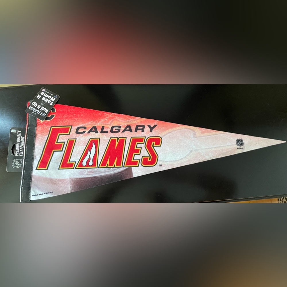 NHL Calgary Flames Pennant